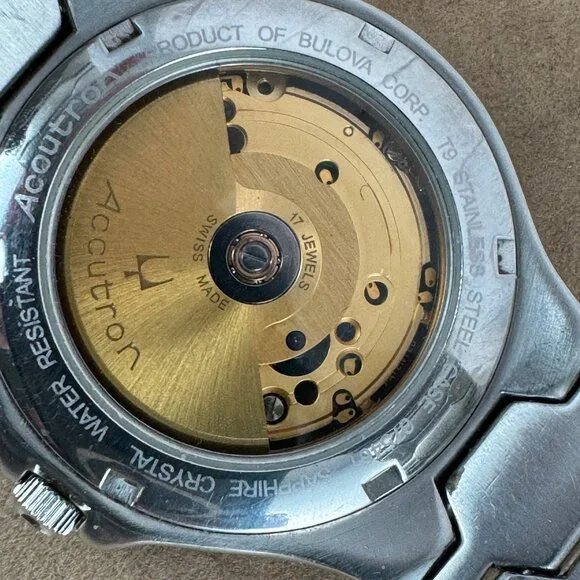 Vintage Bulova Man’s Accutron AccuQuartz 17 Jewel Self Winding Watch T9 - Picture 8 of 9